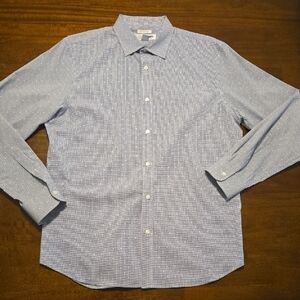 Old Navy "The Signature" Slim Fit Button Down Shirt